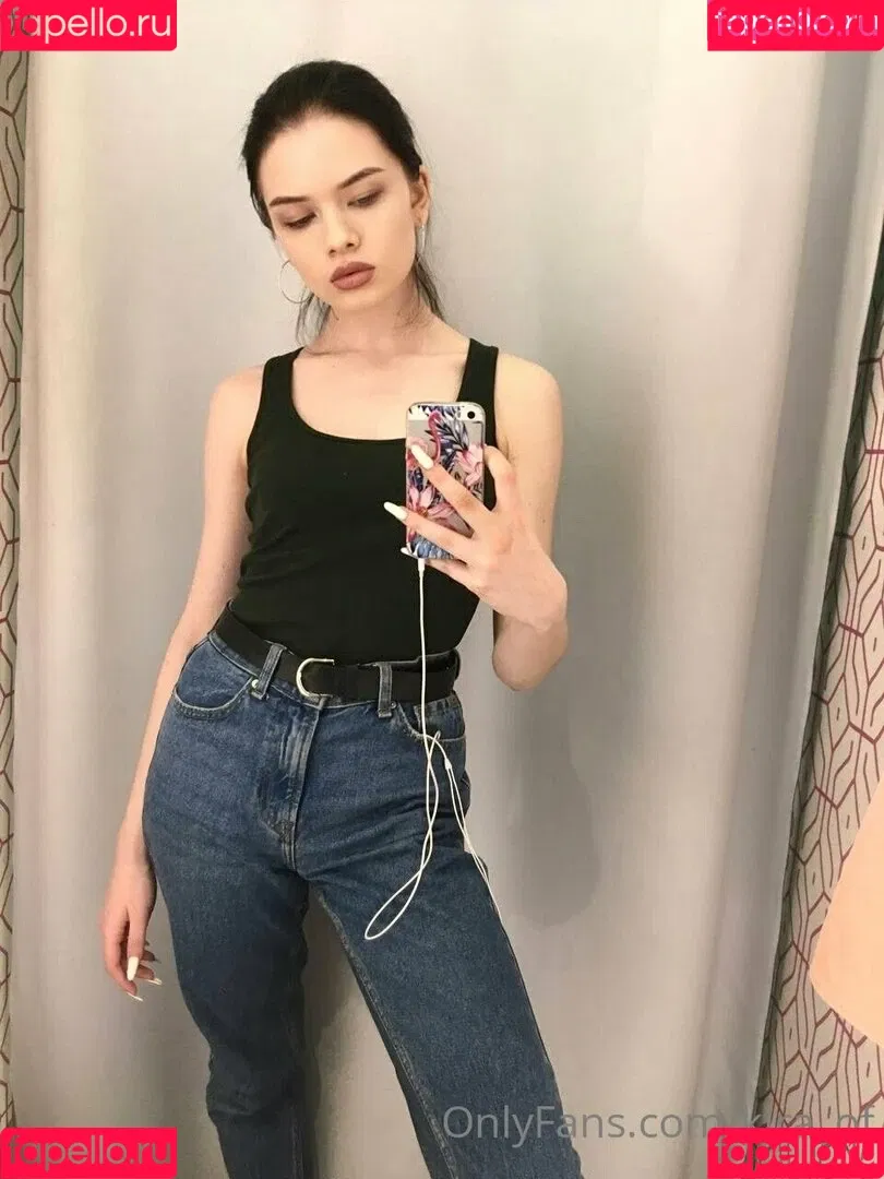 kira_kirinha18 / kira_of Onlyfans Photo Gallery 