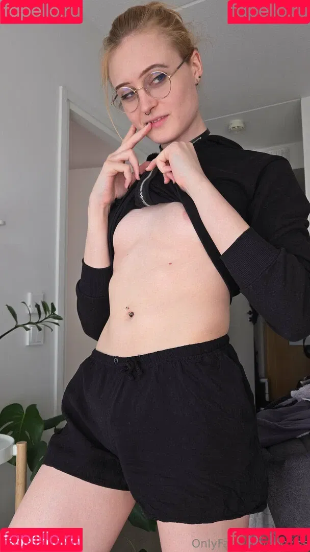 Eeziss / eeezisss Onlyfans Photo Gallery 
