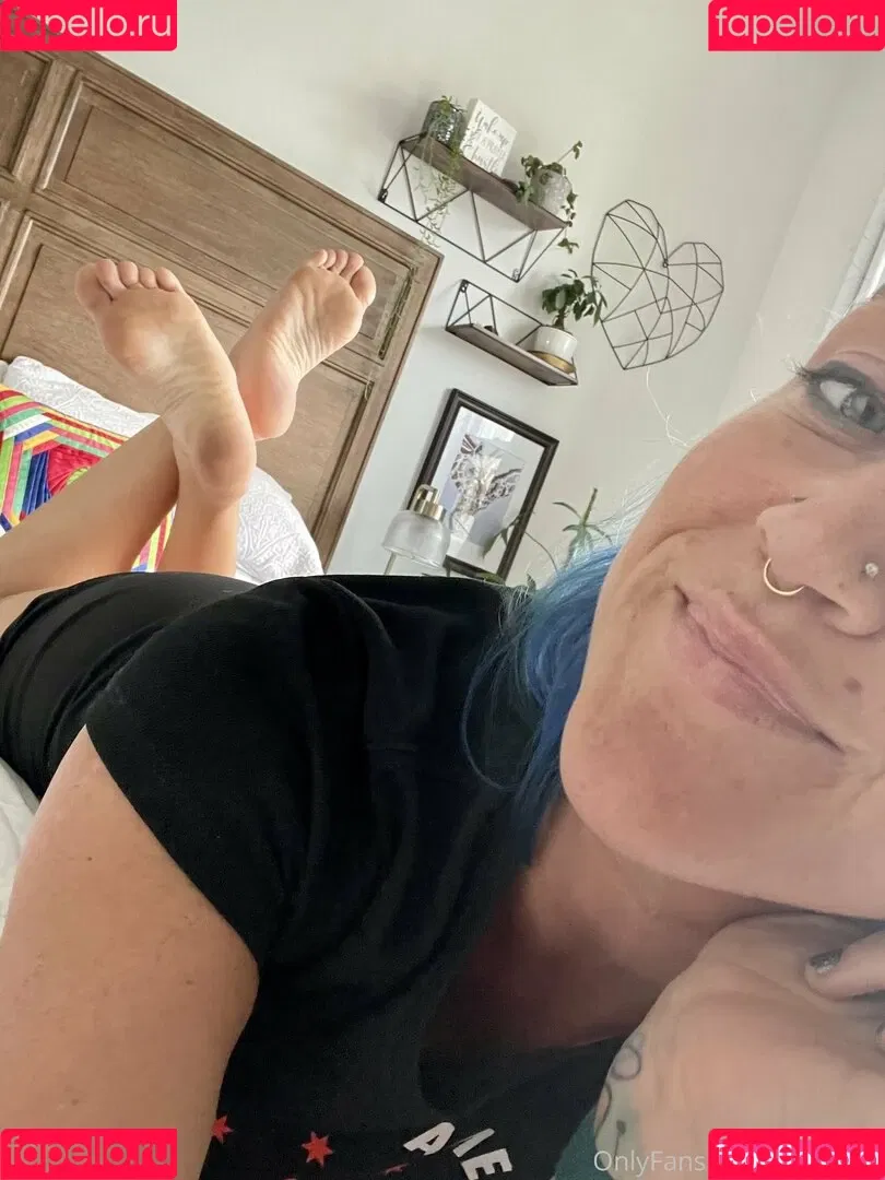 razzledazzlelips / taylorraz Onlyfans Photo Gallery 