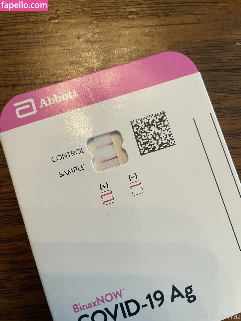 razzledazzlelips / taylorraz Onlyfans Photo Gallery 