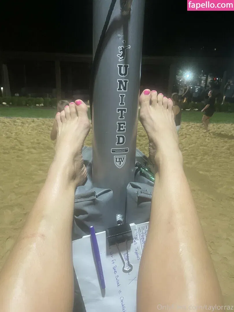 razzledazzlelips / taylorraz Onlyfans Photo Gallery 