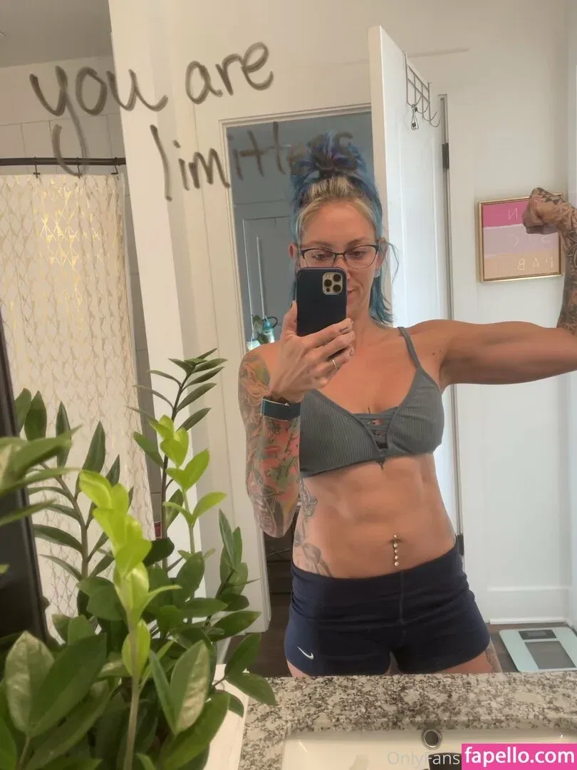 razzledazzlelips / taylorraz Onlyfans Photo Gallery 