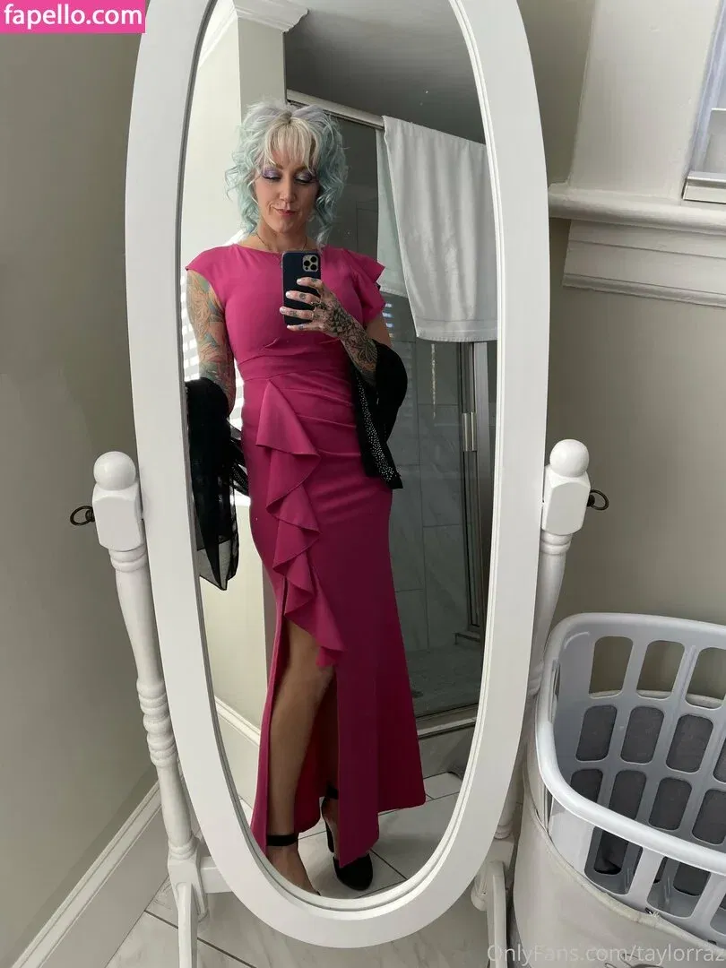 razzledazzlelips / taylorraz Onlyfans Photo Gallery 