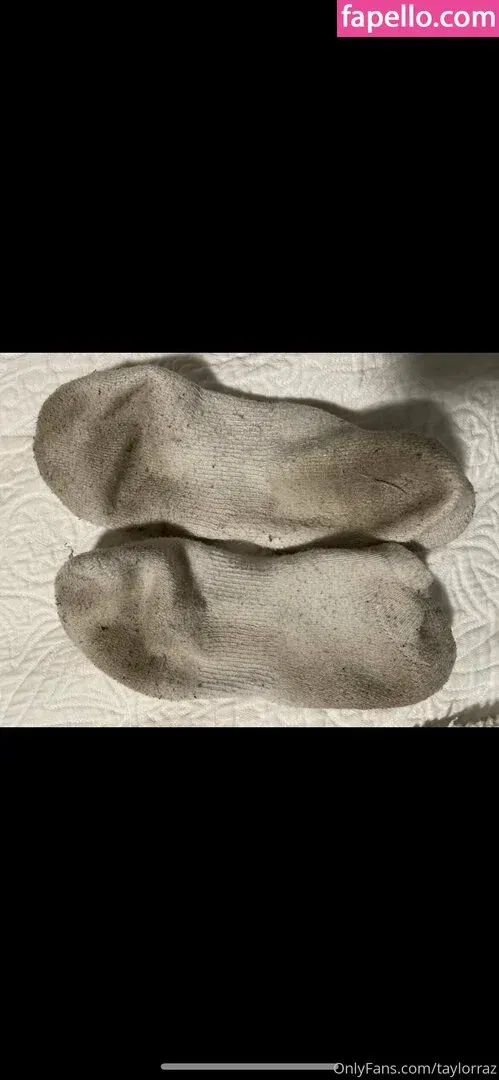 razzledazzlelips / taylorraz Onlyfans Photo Gallery 