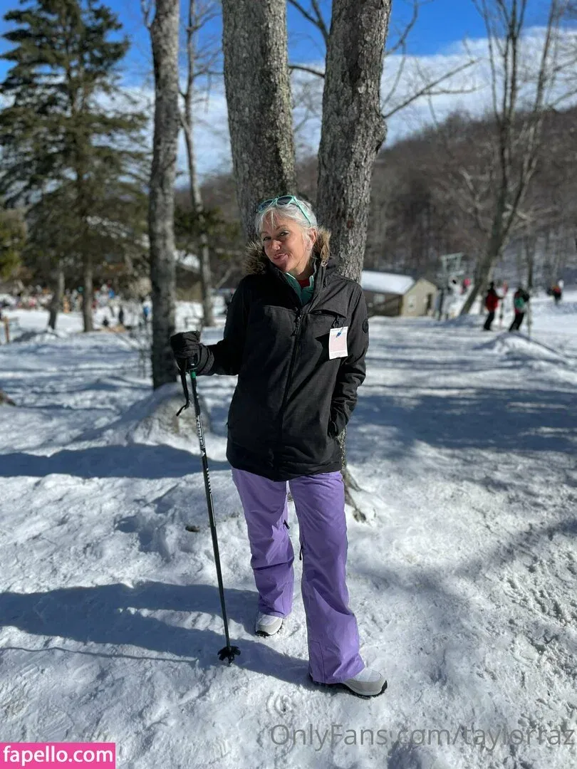 razzledazzlelips / taylorraz Onlyfans Photo Gallery 