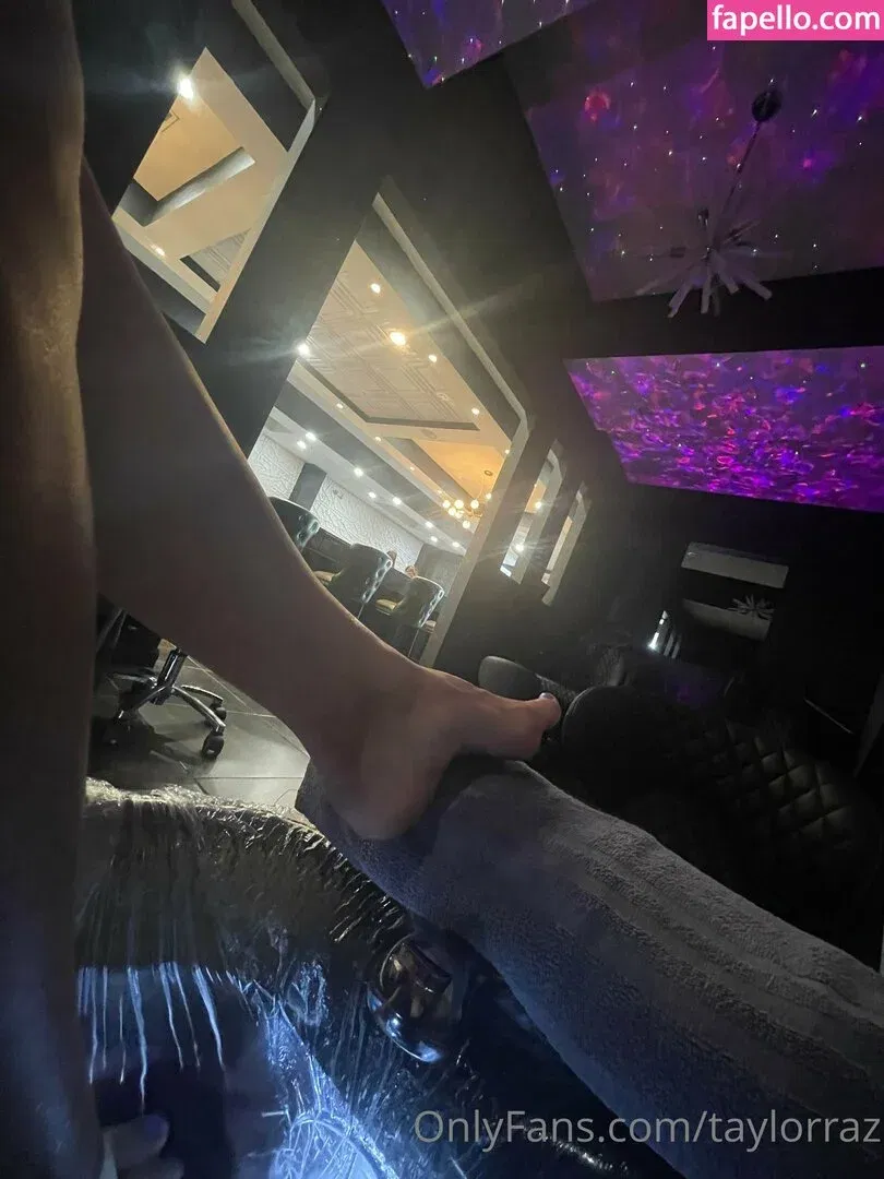 razzledazzlelips / taylorraz Onlyfans Photo Gallery 