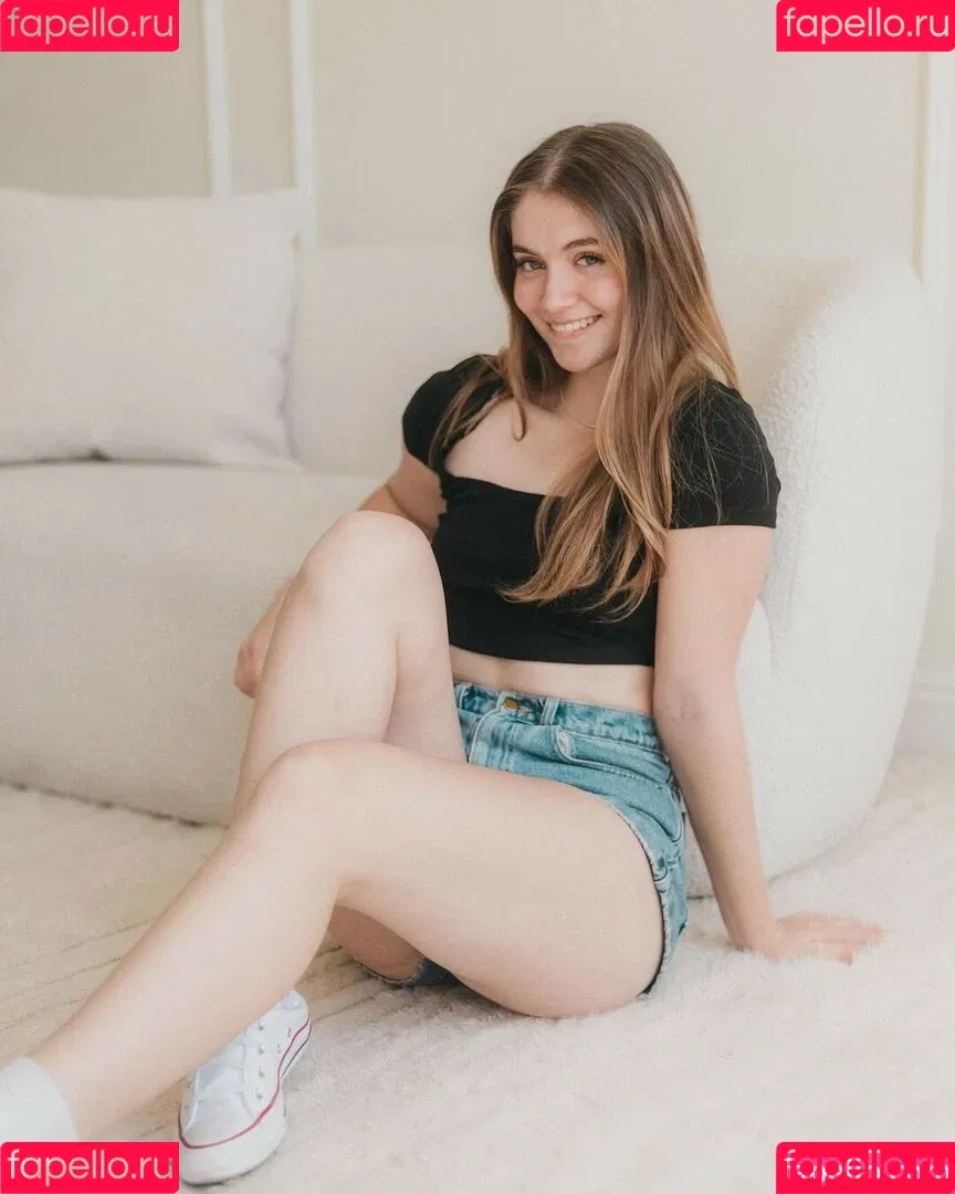 Ella Rene / ella.rene / ellaren.model / ellarene Onlyfans Photo Gallery 