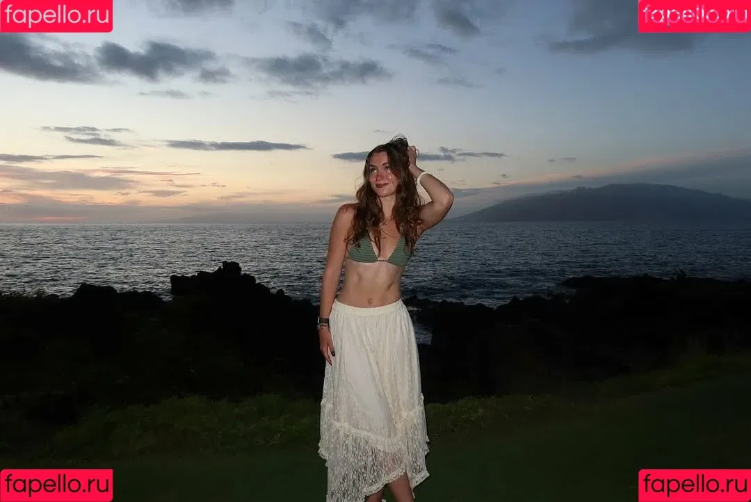 Ella Rene / ella.rene / ellaren.model / ellarene Onlyfans Photo Gallery 
