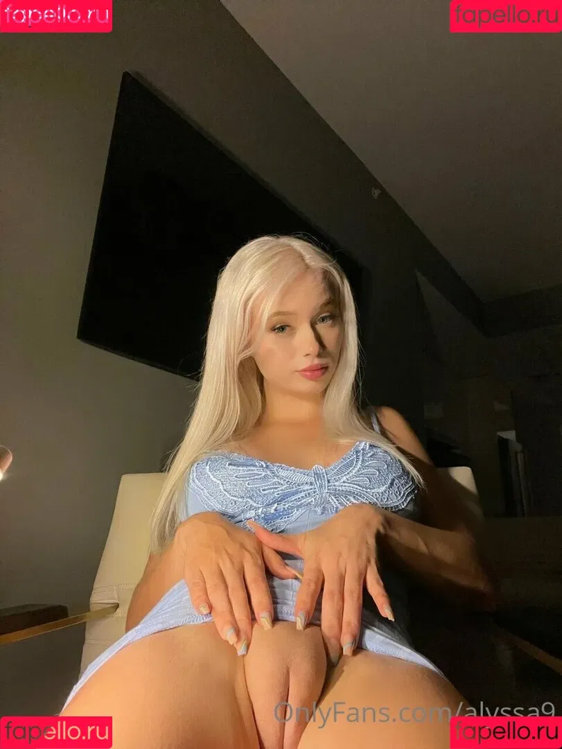 alyssa / lysssavage / milano_alyssa / potionghoul Onlyfans Photo Gallery 