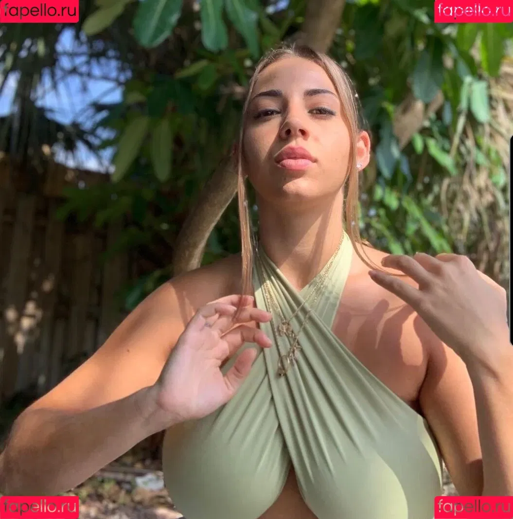 alyssa / lysssavage / milano_alyssa / potionghoul Onlyfans Photo Gallery 