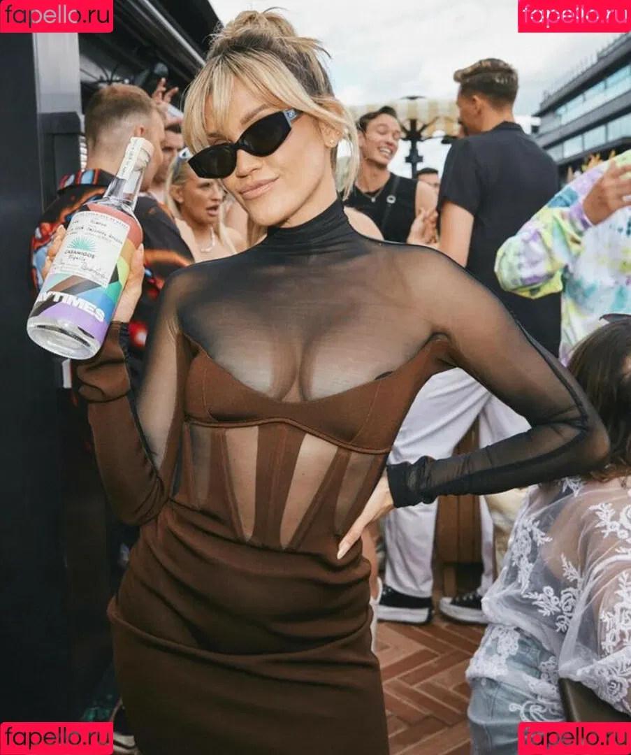 Ashley Roberts / Pussycat Doll / iamashleyroberts / inkedashleyroberts Onlyfans Photo Gallery 