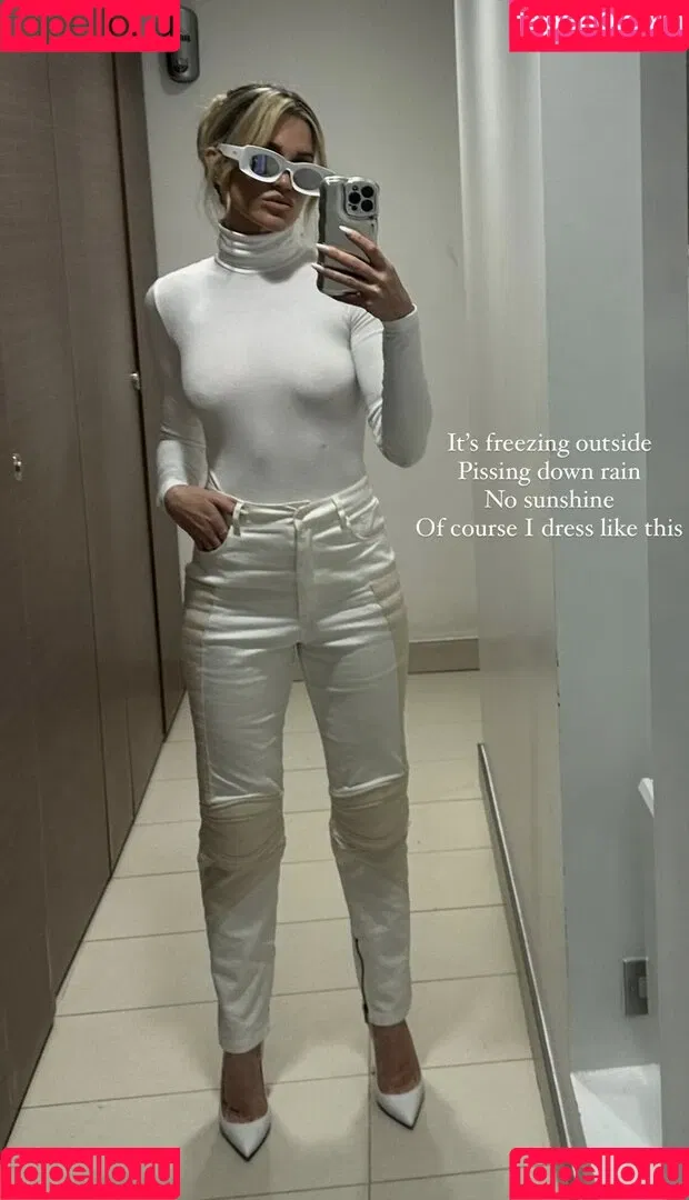 Ashley Roberts / Pussycat Doll / iamashleyroberts / inkedashleyroberts Onlyfans Photo Gallery 