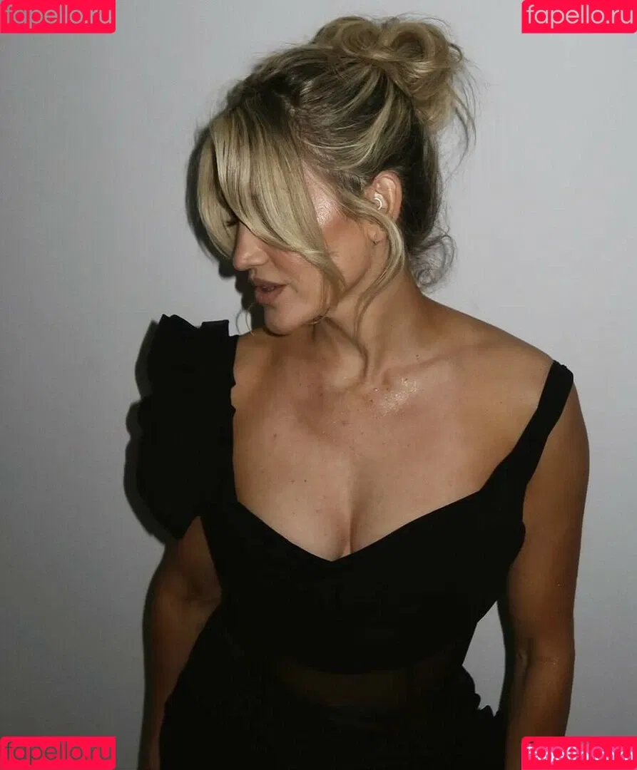 Ashley Roberts / Pussycat Doll / iamashleyroberts / inkedashleyroberts Onlyfans Photo Gallery 
