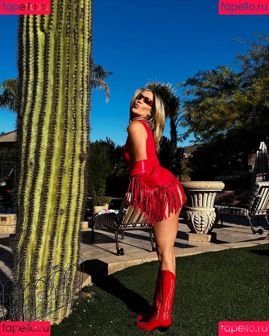 Ashley Roberts / Pussycat Doll / iamashleyroberts / inkedashleyroberts Onlyfans Photo Gallery 