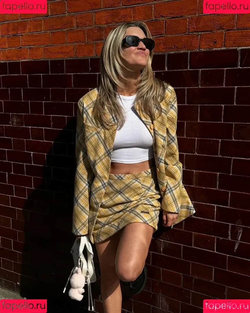 Ashley Roberts / Pussycat Doll / iamashleyroberts / inkedashleyroberts Onlyfans Photo Gallery 