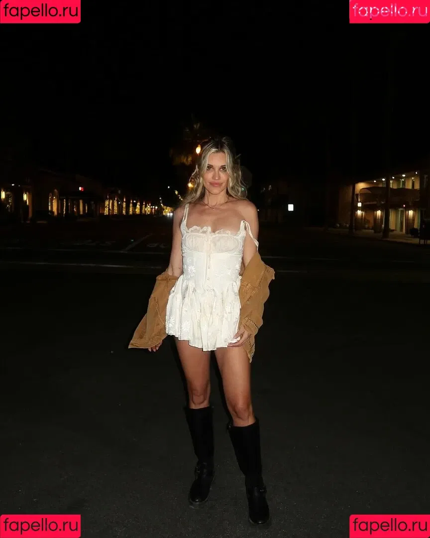 Ashley Roberts / Pussycat Doll / iamashleyroberts / inkedashleyroberts Onlyfans Photo Gallery 