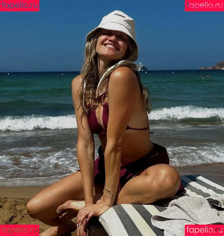 Ashley Roberts / Pussycat Doll / iamashleyroberts / inkedashleyroberts Onlyfans Photo Gallery 