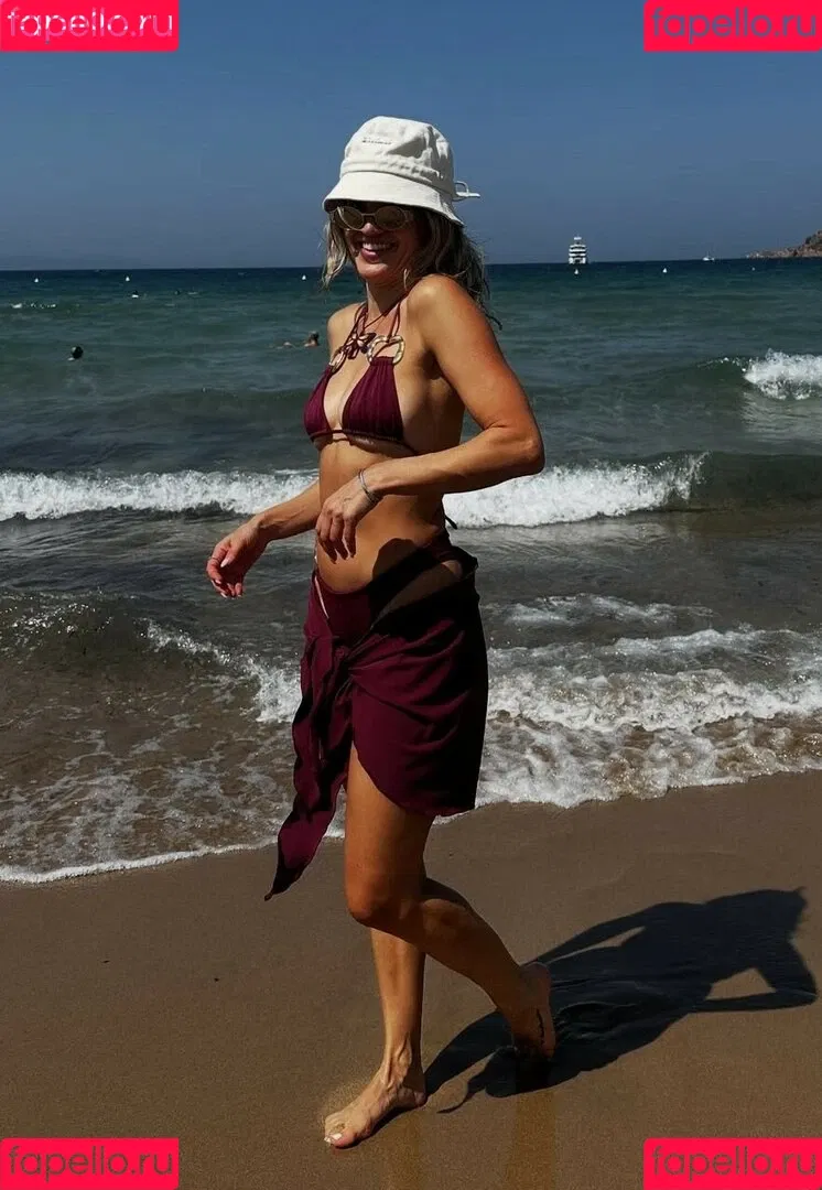 Ashley Roberts / Pussycat Doll / iamashleyroberts / inkedashleyroberts Onlyfans Photo Gallery 