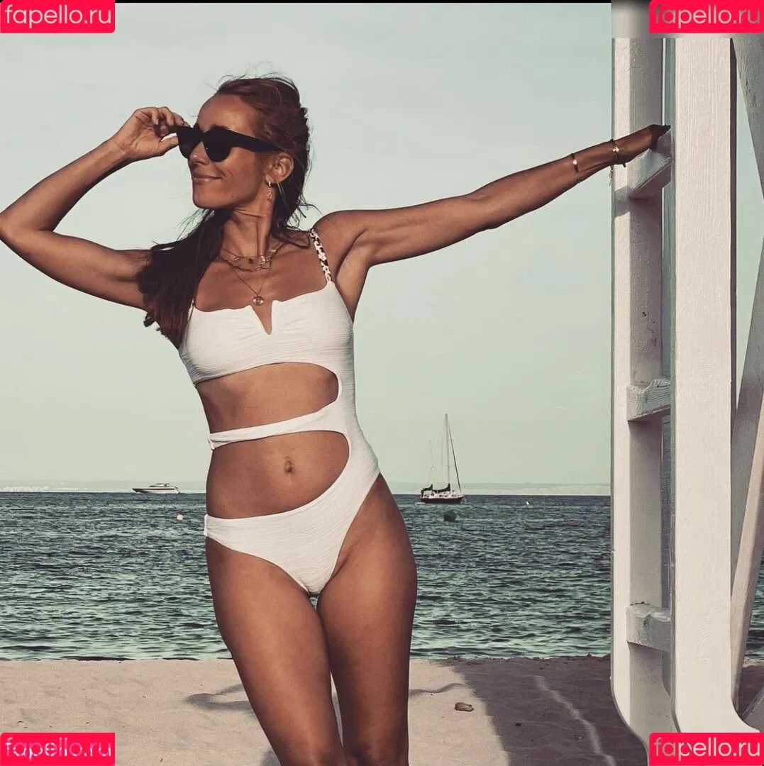 Annemarie Carpendale / Warnkross / annemarie_carpendale / annie_carpendale Onlyfans Photo Gallery 