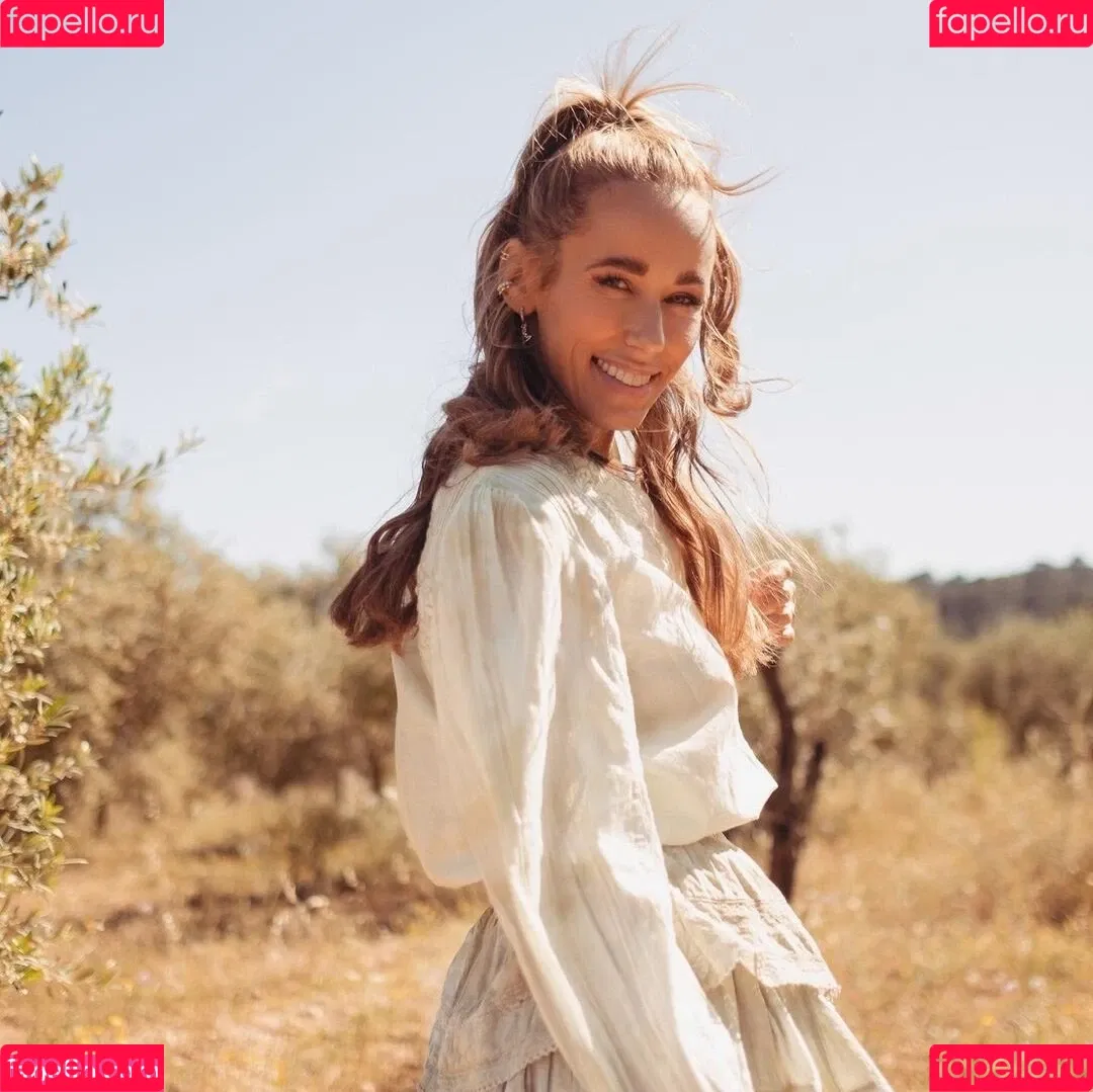 Annemarie Carpendale / Warnkross / annemarie_carpendale / annie_carpendale Onlyfans Photo Gallery 