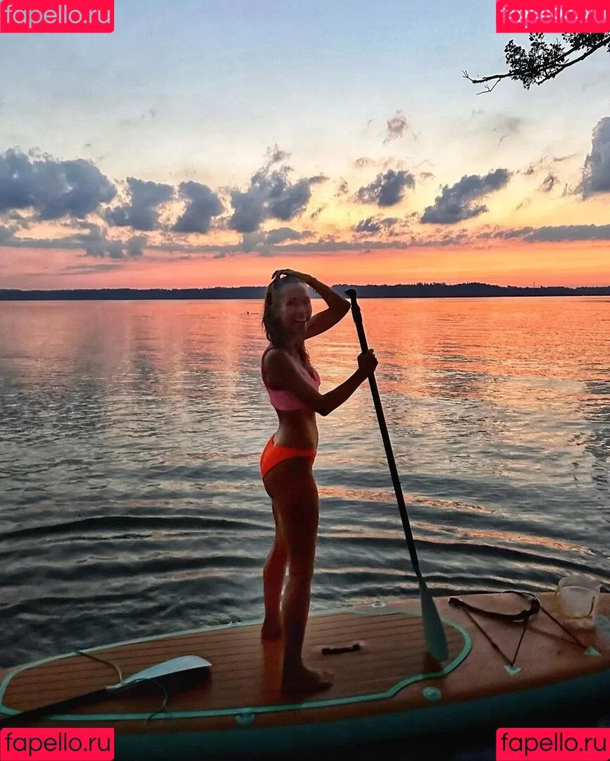 Annemarie Carpendale / Warnkross / annemarie_carpendale / annie_carpendale Onlyfans Photo Gallery 