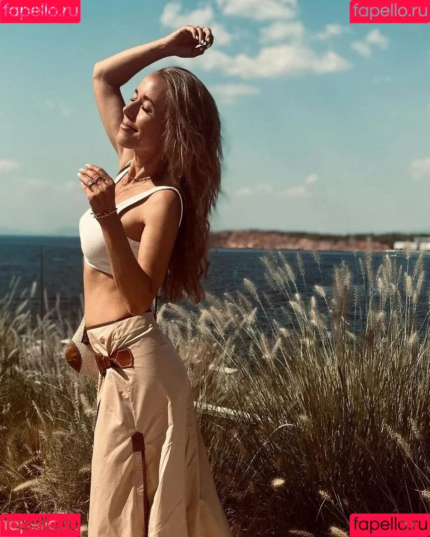 Annemarie Carpendale / Warnkross / annemarie_carpendale / annie_carpendale Onlyfans Photo Gallery 