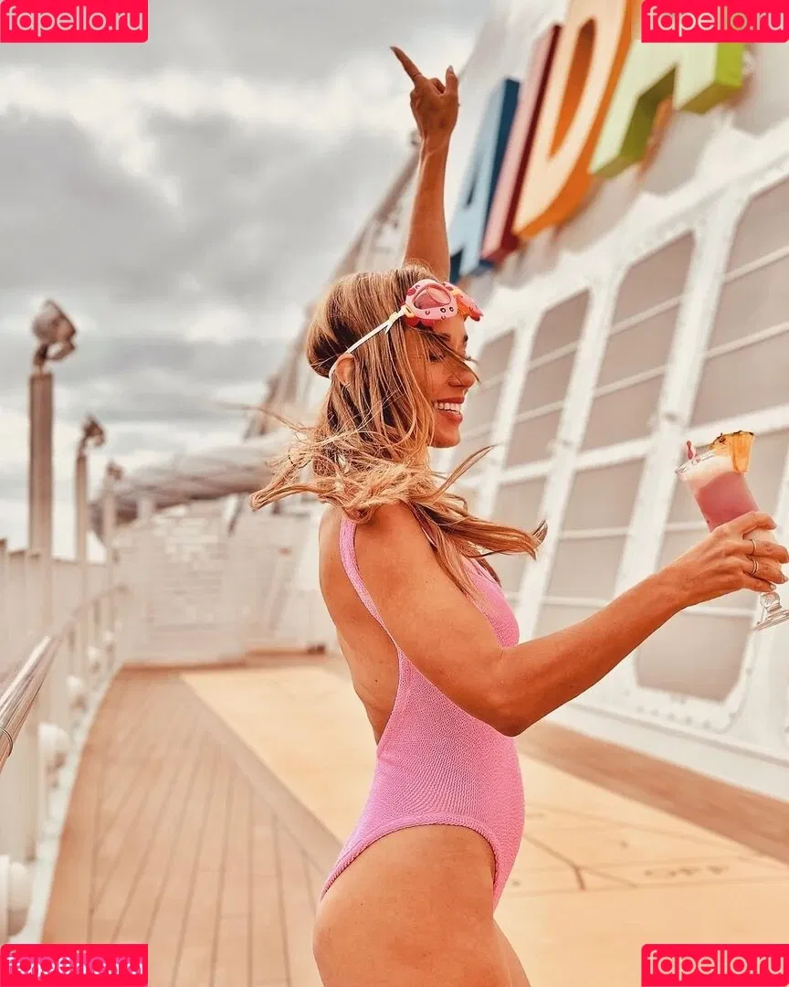 Annemarie Carpendale / Warnkross / annemarie_carpendale / annie_carpendale Onlyfans Photo Gallery 