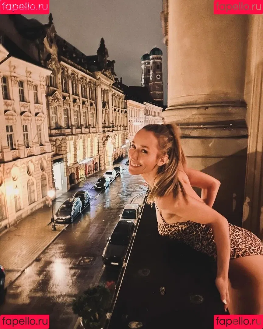 Annemarie Carpendale / Warnkross / annemarie_carpendale / annie_carpendale Onlyfans Photo Gallery 