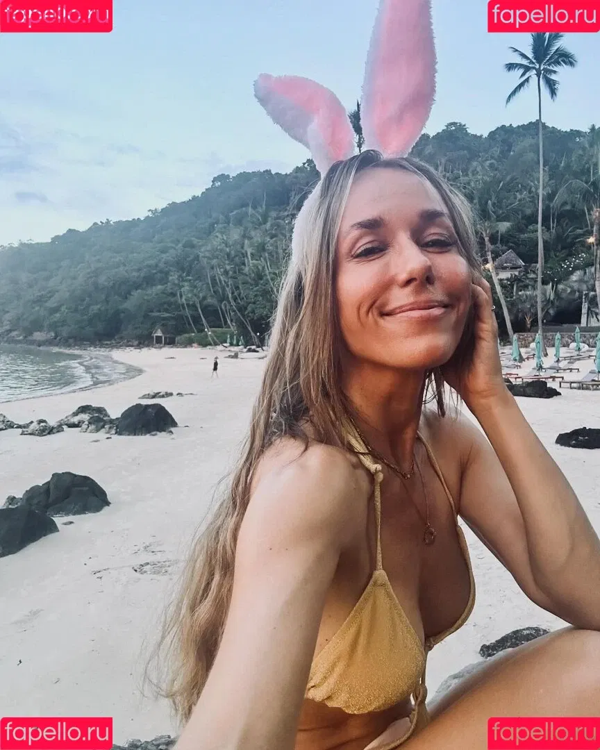 Annemarie Carpendale / Warnkross / annemarie_carpendale / annie_carpendale Onlyfans Photo Gallery 
