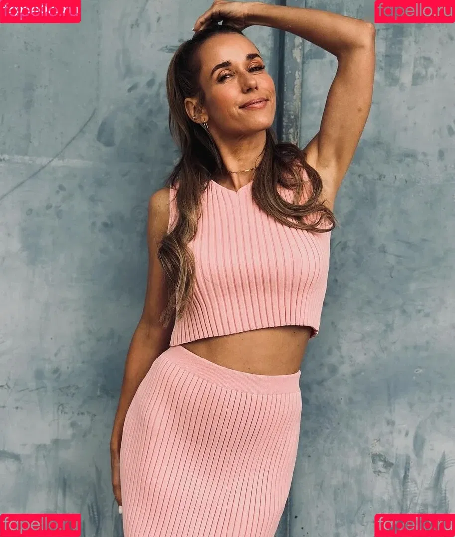 Annemarie Carpendale / Warnkross / annemarie_carpendale / annie_carpendale Onlyfans Photo Gallery 