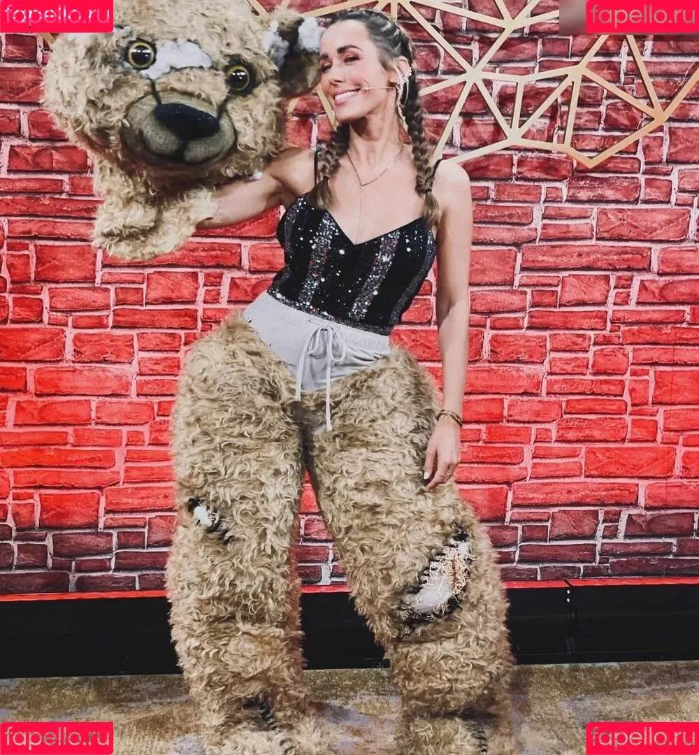 Annemarie Carpendale / Warnkross / annemarie_carpendale / annie_carpendale Onlyfans Photo Gallery 