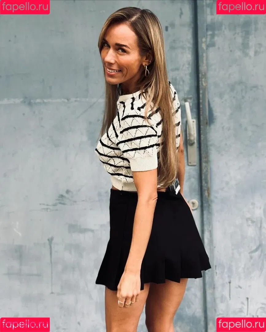 Annemarie Carpendale / Warnkross / annemarie_carpendale / annie_carpendale Onlyfans Photo Gallery 