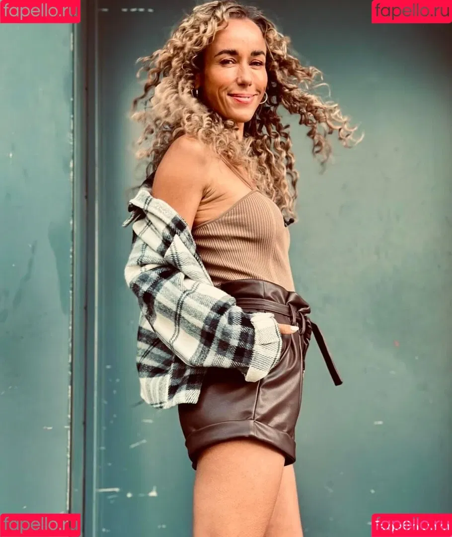 Annemarie Carpendale / Warnkross / annemarie_carpendale / annie_carpendale Onlyfans Photo Gallery 