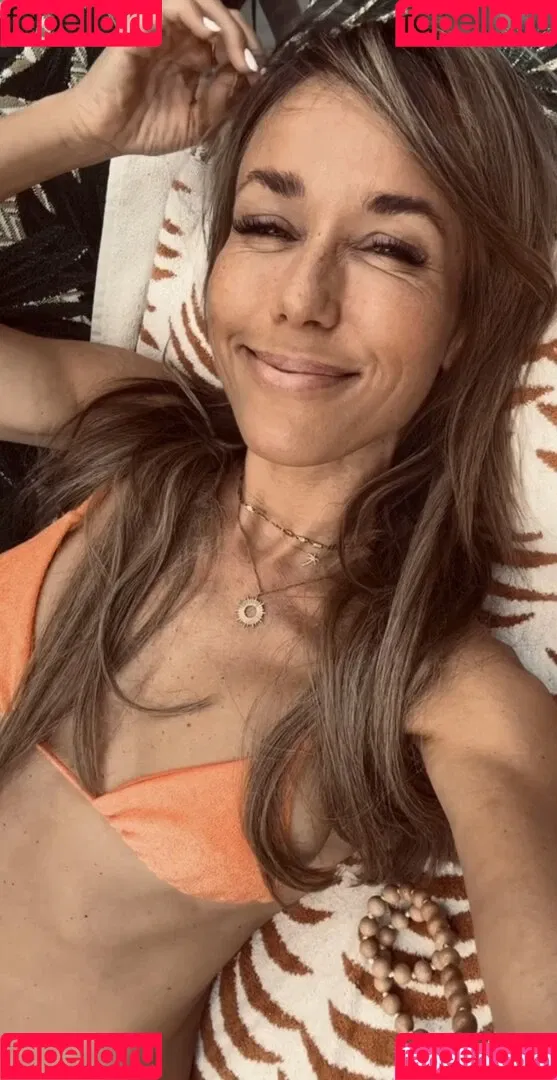 Annemarie Carpendale / Warnkross / annemarie_carpendale / annie_carpendale Onlyfans Photo Gallery 