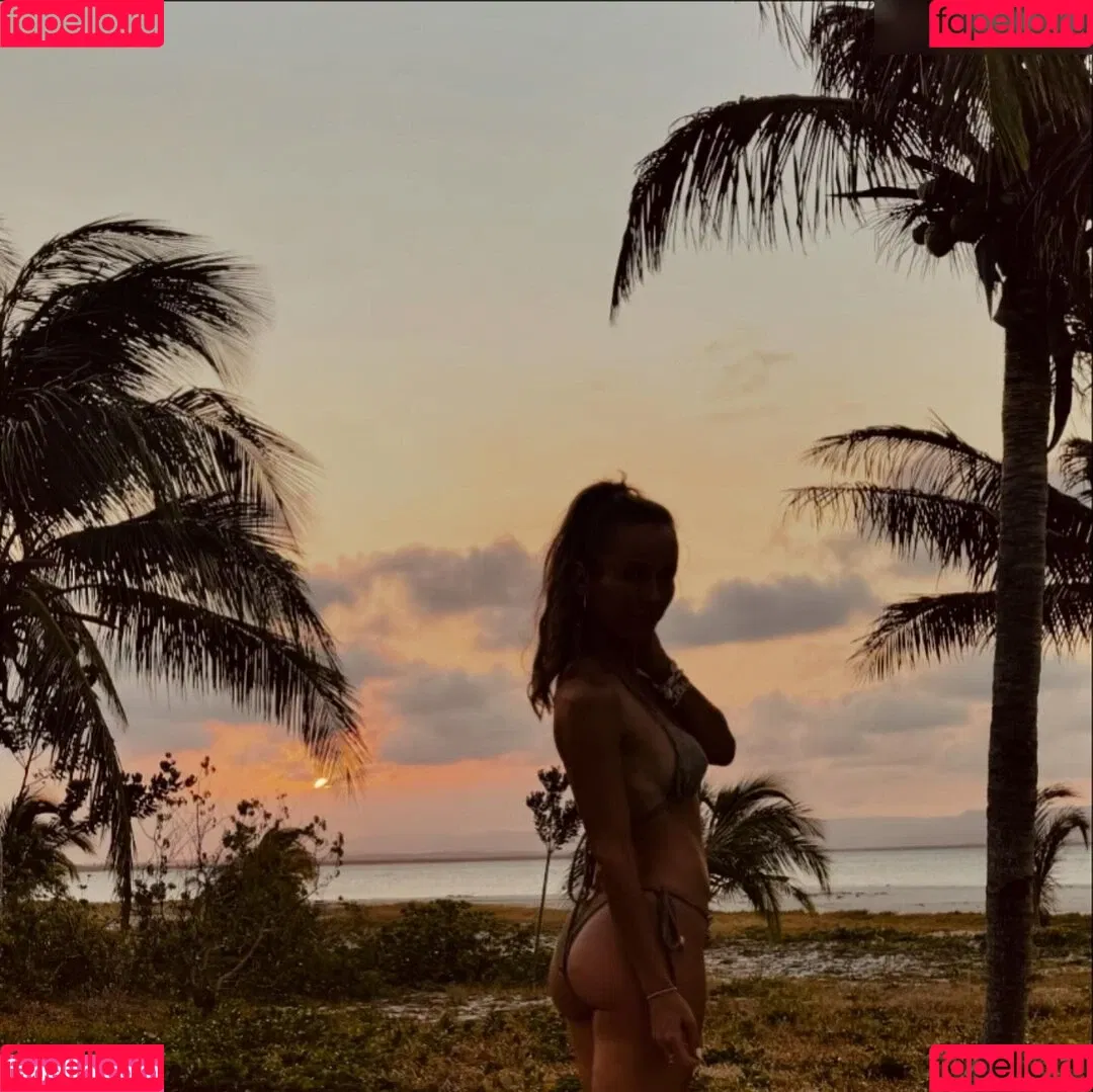 Annemarie Carpendale / Warnkross / annemarie_carpendale / annie_carpendale Onlyfans Photo Gallery 