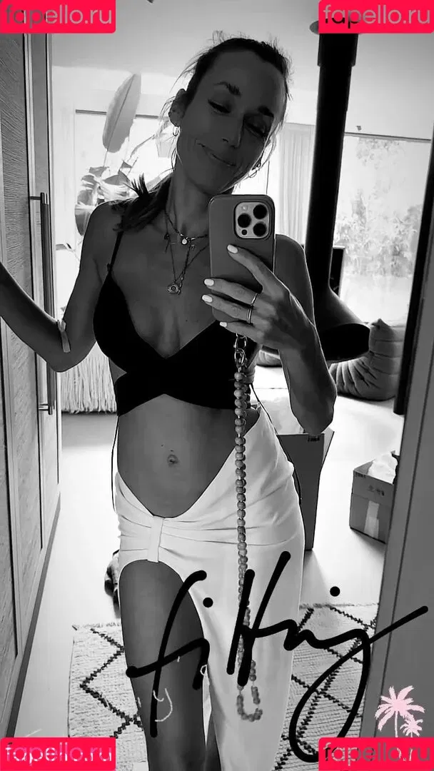 Annemarie Carpendale / Warnkross / annemarie_carpendale / annie_carpendale Onlyfans Photo Gallery 
