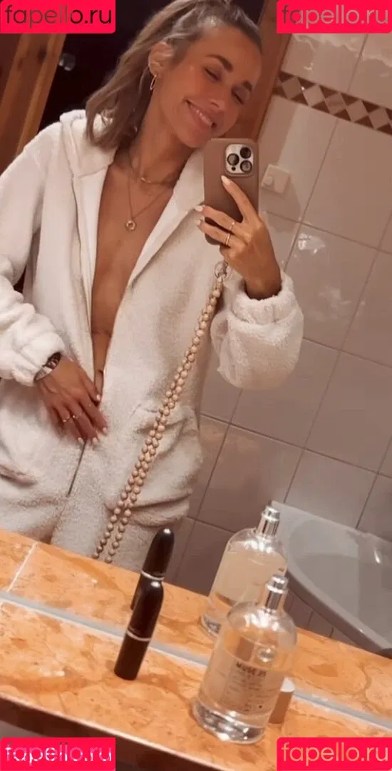 Annemarie Carpendale / Warnkross / annemarie_carpendale / annie_carpendale Onlyfans Photo Gallery 