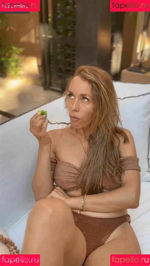 Annemarie Carpendale / Warnkross / annemarie_carpendale / annie_carpendale Onlyfans Photo Gallery 