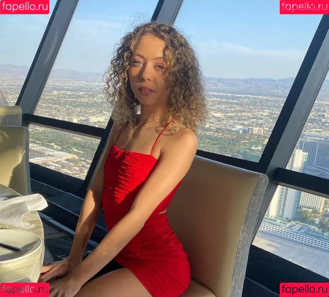 Allie Addison / babyalliea / theallieaddison Onlyfans Photo Gallery 