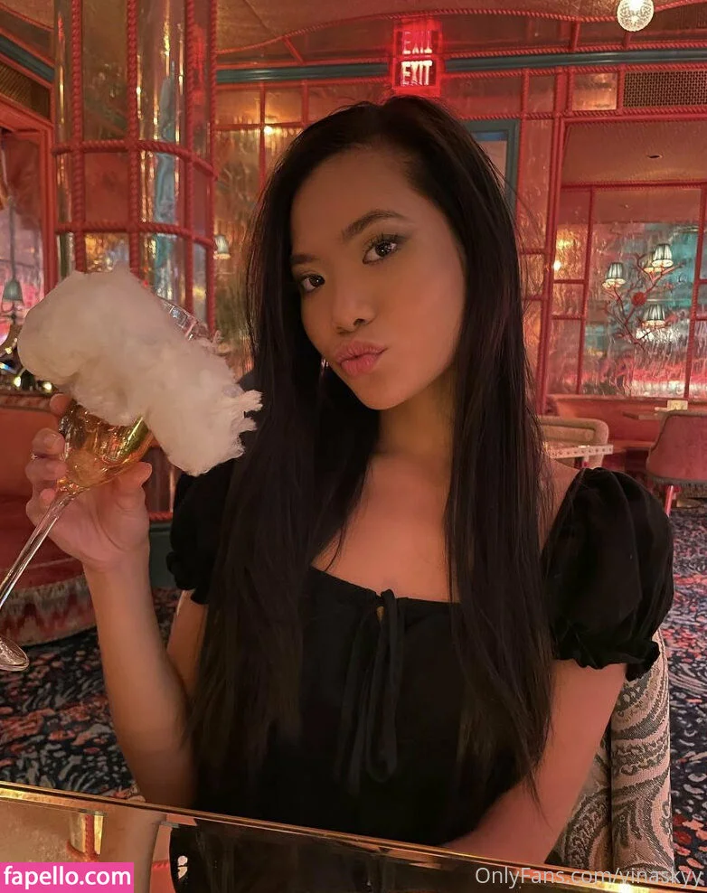 Vinaskyy / vinabambina Onlyfans Photo Gallery 