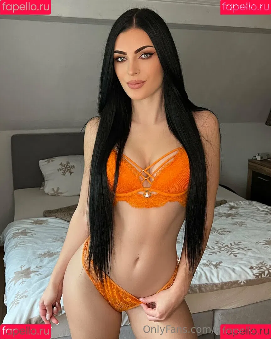 Jacklyn Neubauer / Jaqueline Neubauer / ms.jacklyn / ms_jacklyn Onlyfans Photo Gallery 