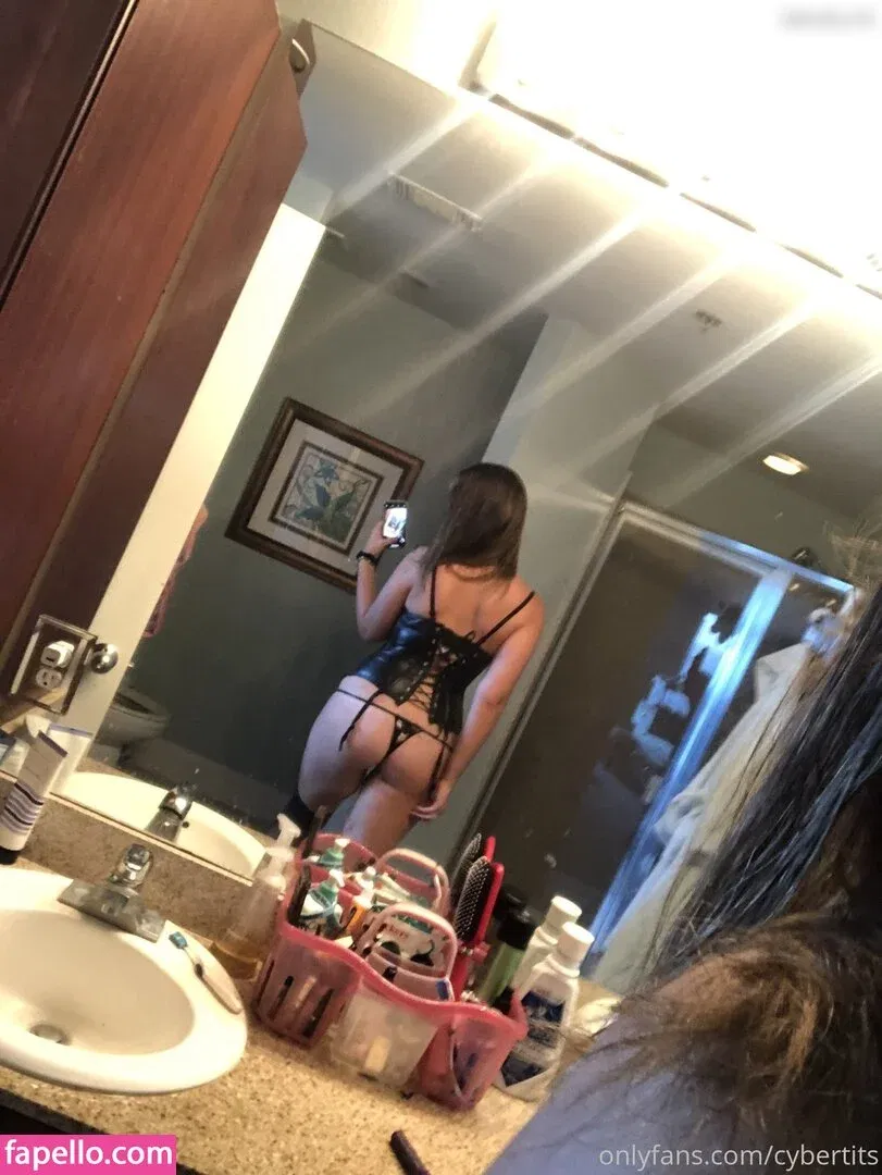 cybertits / interstellartits Onlyfans Photo Gallery 