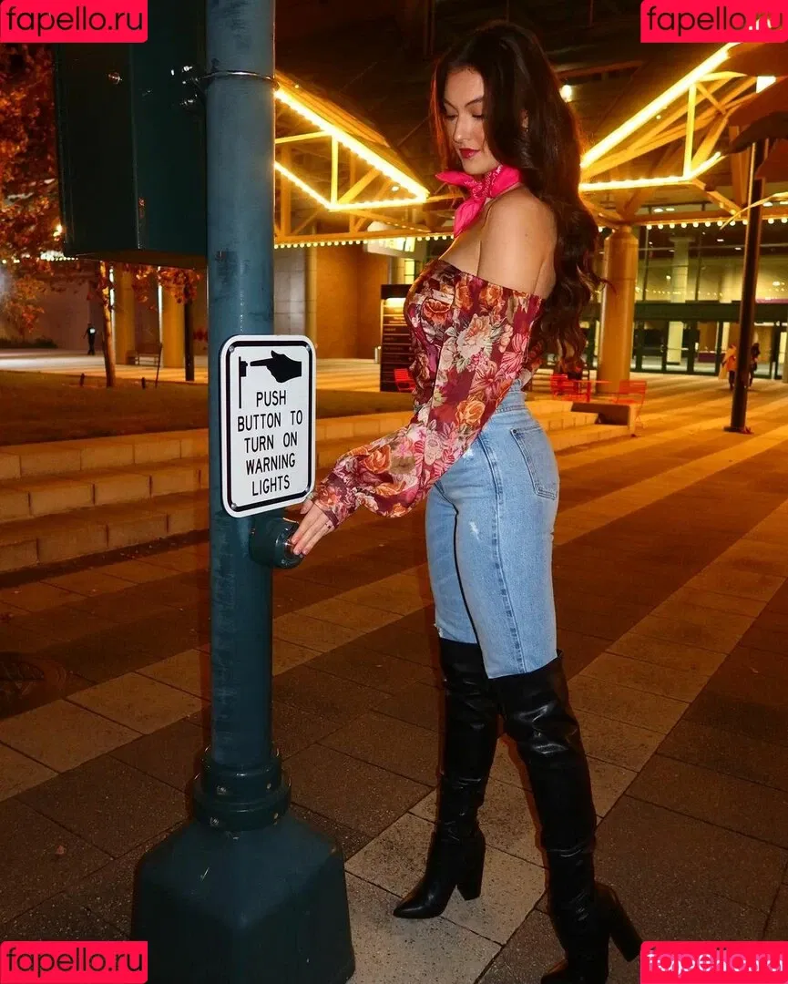 Beautyandbrainswithatwist - / Rachel Pizzolato / beautyandbrainswithatwist / biancasotelo14 / braintwist2112 Onlyfans Photo Gallery 
