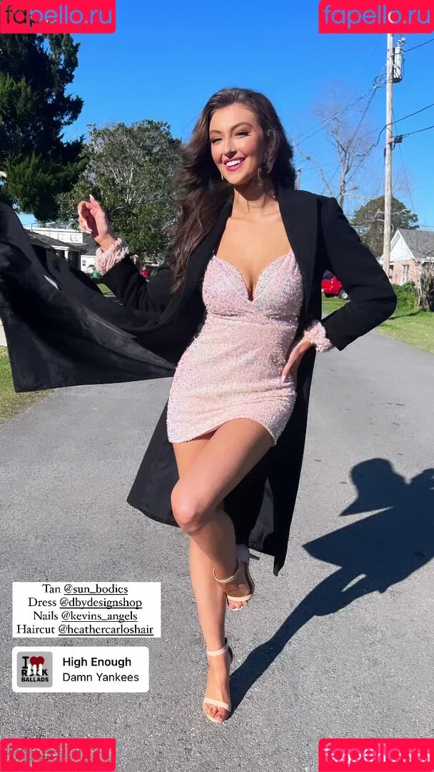 Beautyandbrainswithatwist - / Rachel Pizzolato / beautyandbrainswithatwist / biancasotelo14 / braintwist2112 Onlyfans Photo Gallery 