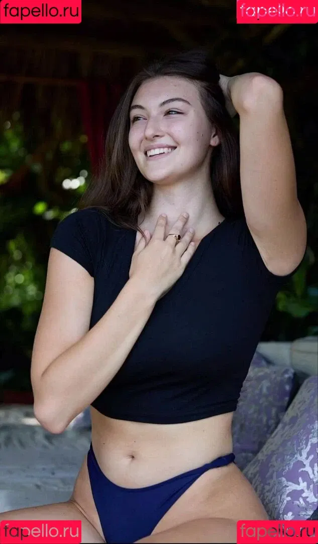 Beautyandbrainswithatwist - / Rachel Pizzolato / beautyandbrainswithatwist / biancasotelo14 / braintwist2112 Onlyfans Photo Gallery 