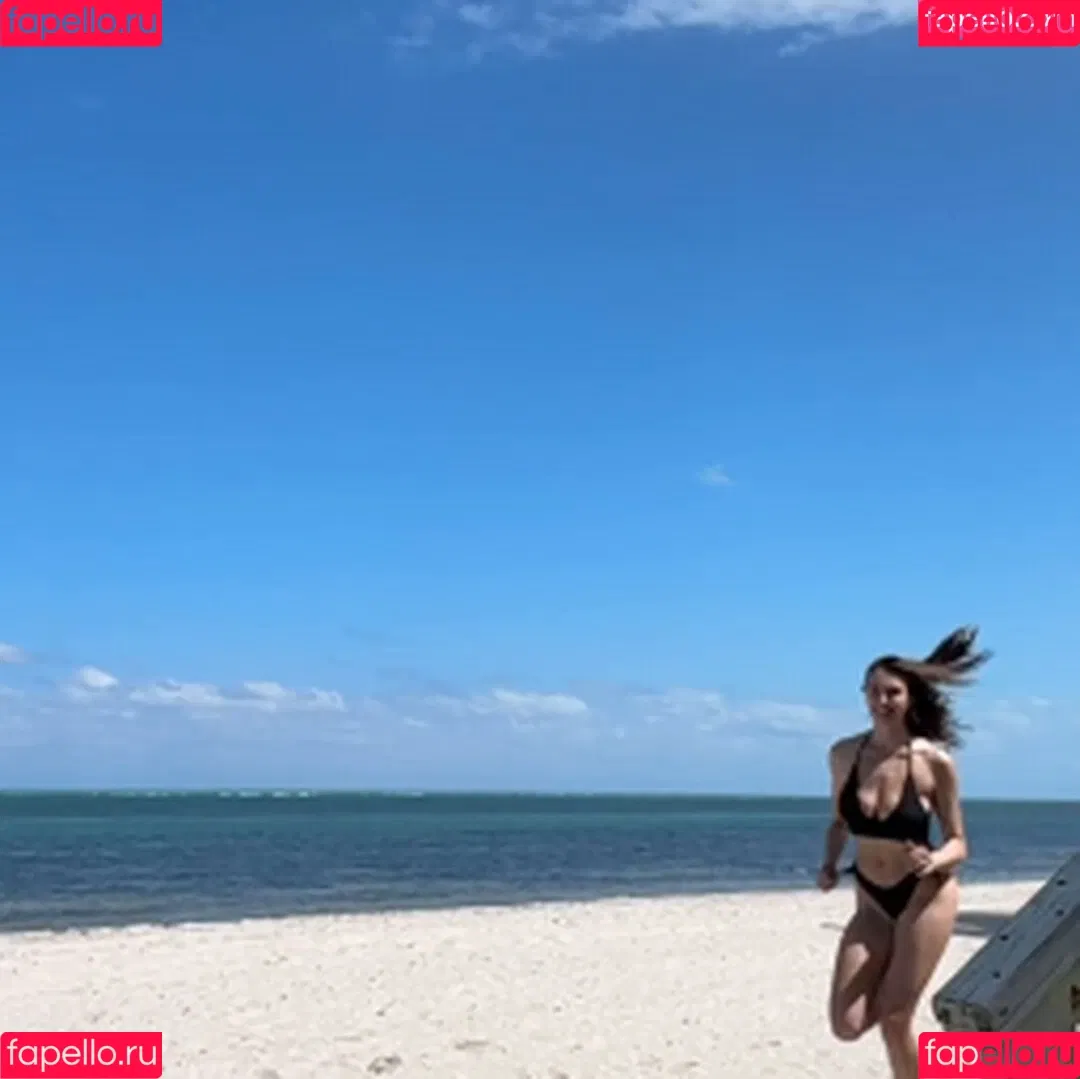 Beautyandbrainswithatwist - / Rachel Pizzolato / beautyandbrainswithatwist / biancasotelo14 / braintwist2112 Onlyfans Photo Gallery 