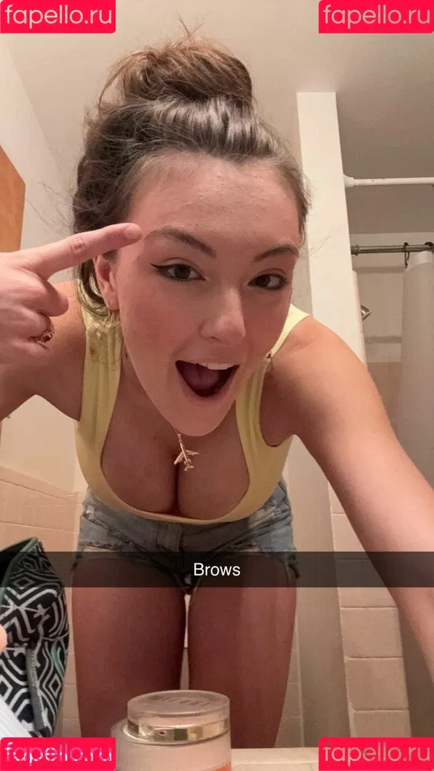 Beautyandbrainswithatwist - / Rachel Pizzolato / beautyandbrainswithatwist / biancasotelo14 / braintwist2112 Onlyfans Photo Gallery 