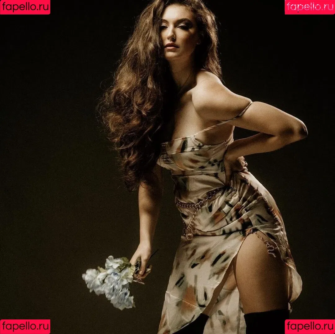 Beautyandbrainswithatwist - / Rachel Pizzolato / beautyandbrainswithatwist / biancasotelo14 / braintwist2112 Onlyfans Photo Gallery 