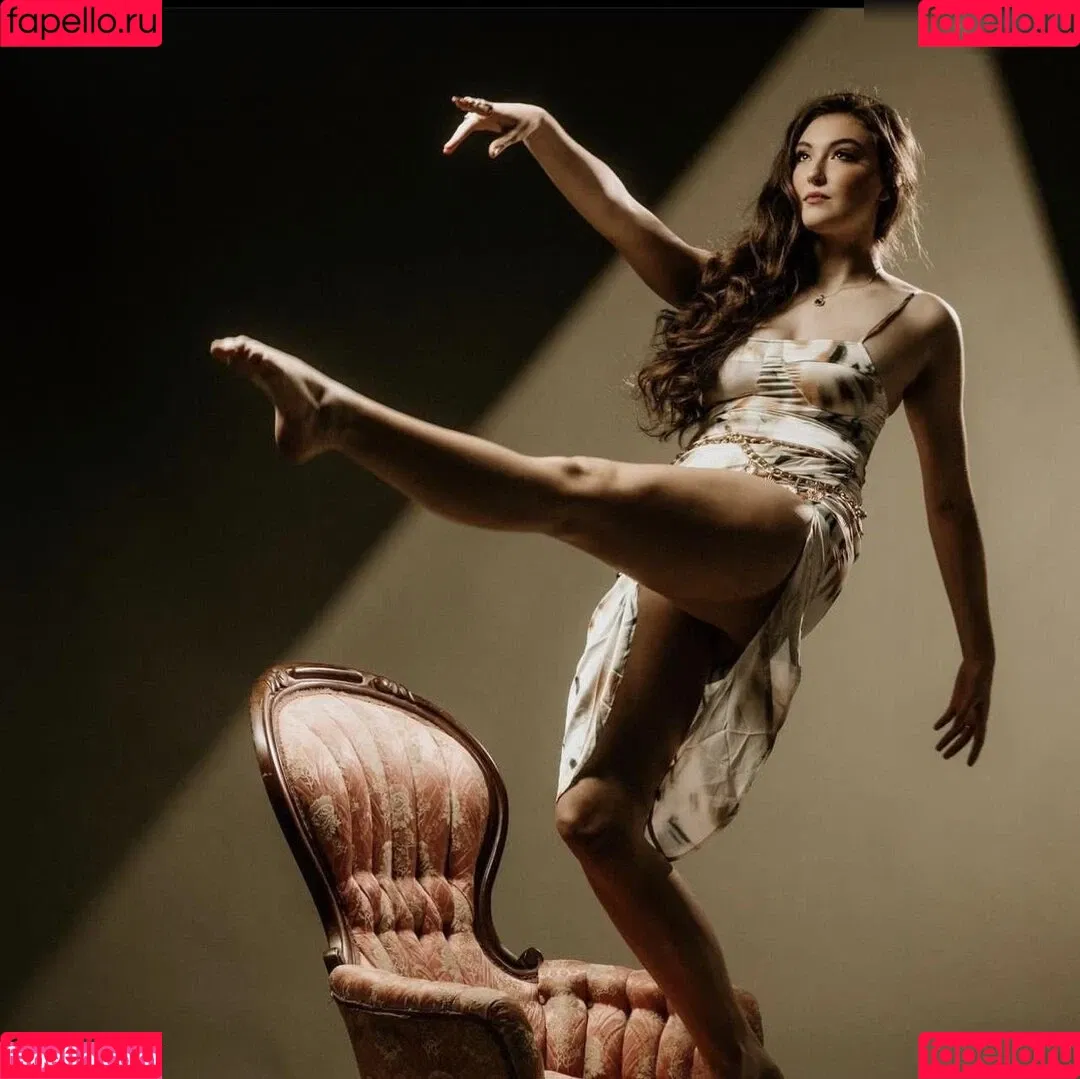 Beautyandbrainswithatwist - / Rachel Pizzolato / beautyandbrainswithatwist / biancasotelo14 / braintwist2112 Onlyfans Photo Gallery 
