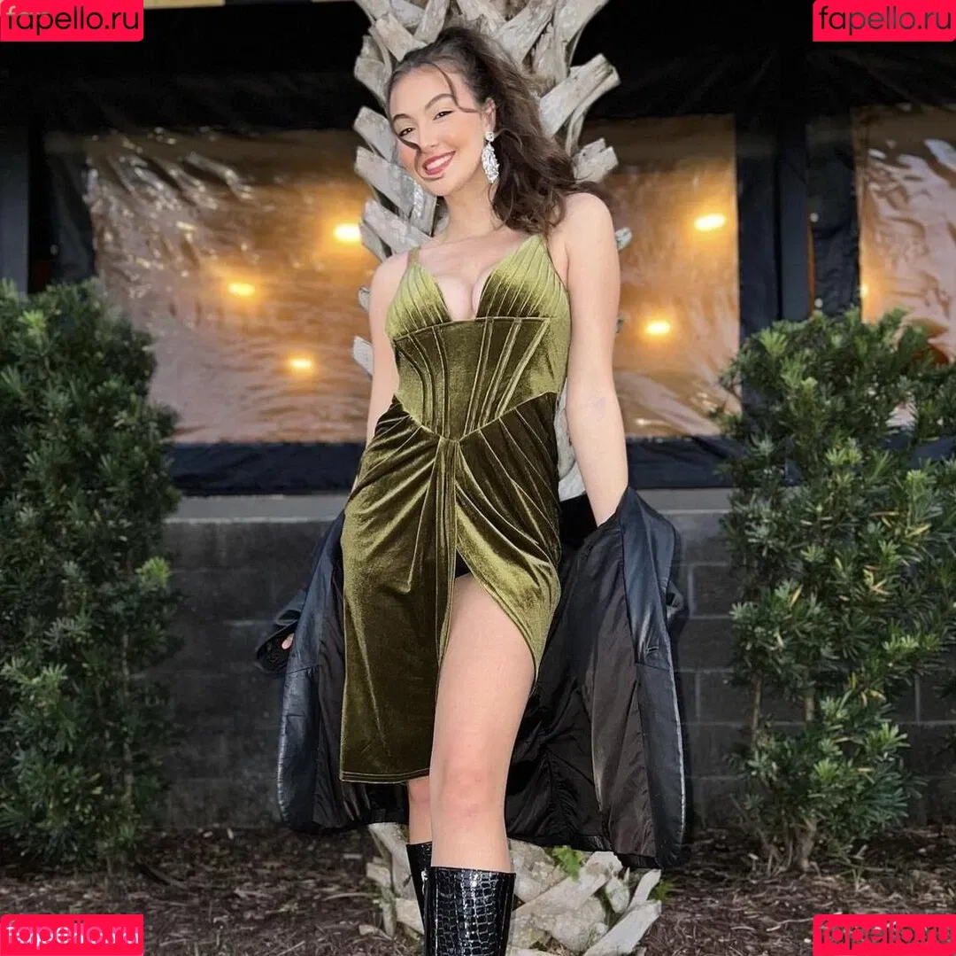 Beautyandbrainswithatwist - / Rachel Pizzolato / beautyandbrainswithatwist / biancasotelo14 / braintwist2112 Onlyfans Photo Gallery 